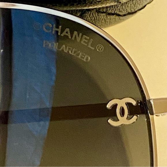 CHANEL AVIATOR SUNGLASSES - Picture 2 of 12